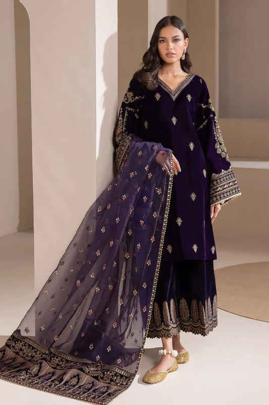 Baroque Embroidered Velvet Three piece Winter Collection D - 222 - Wareeb.Shop