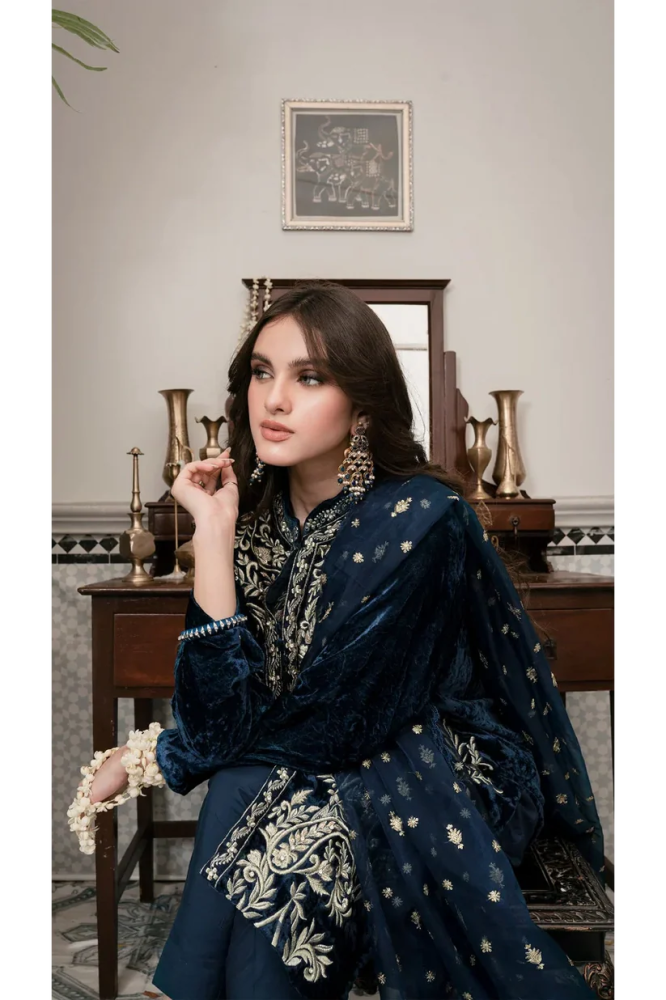 Embroidered Velvet Three piece Winter Collection FCC ZC - 905 - Wareeb.Shop