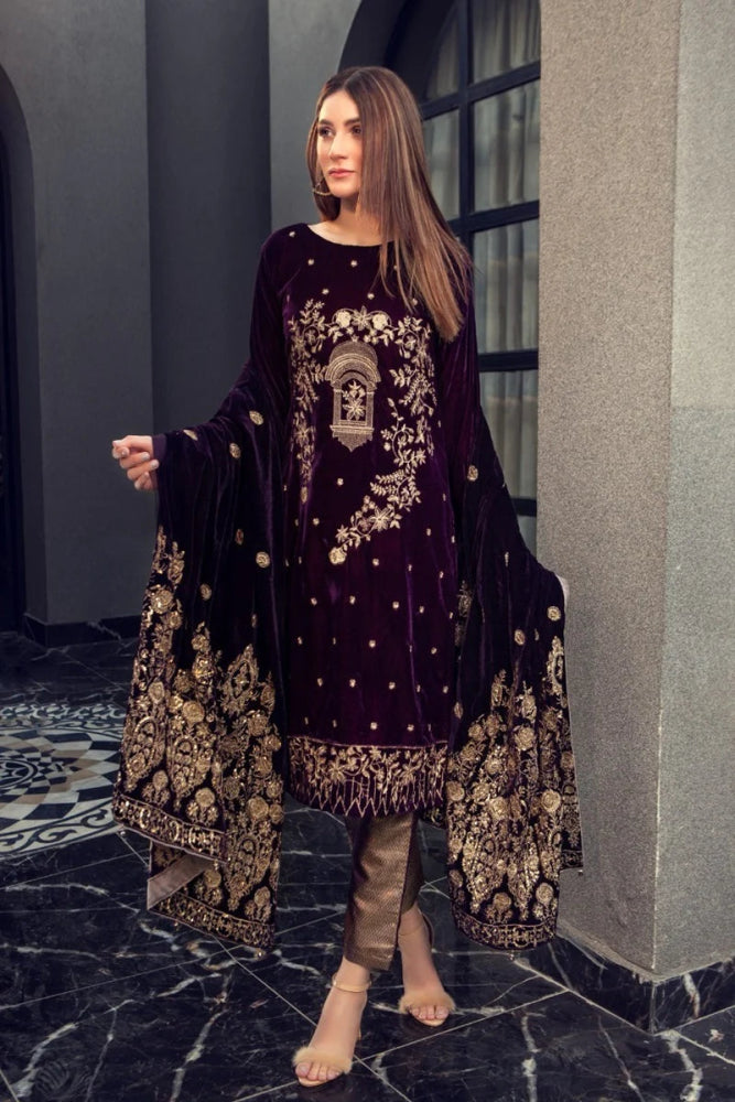 Embroidered Velvet Three piece With Velvet Shawl Winter Collection - Wareeb.Shop