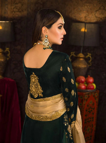 Green Color Embroidered Velvet Three piece Winter Collection D - 106 - Wareeb.Shop