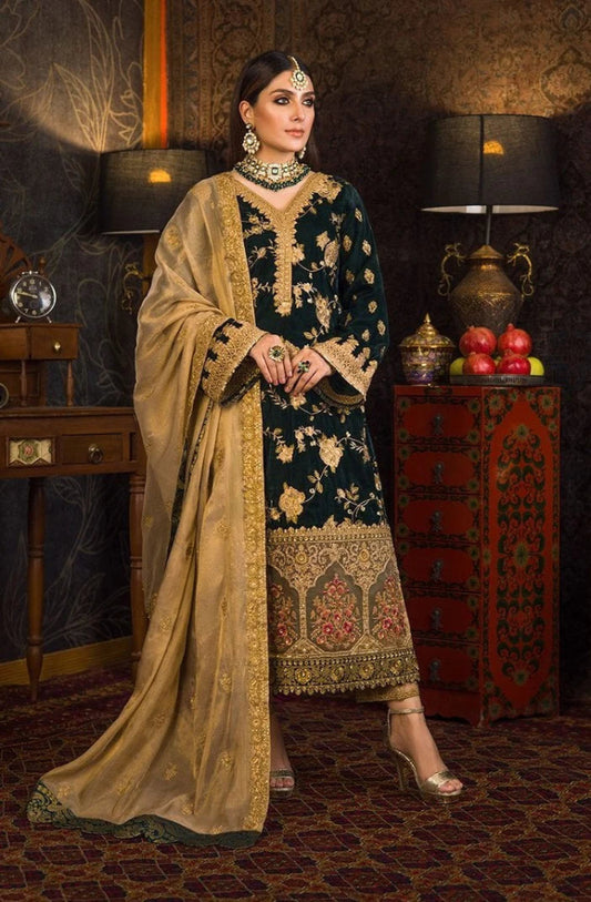 Green Color Embroidered Velvet Three piece Winter Collection D - 106 - Wareeb.Shop