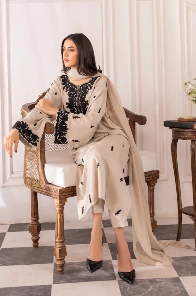 Mirana - 3Pc Lawn Embroidered Suit - Wareeb.Shop