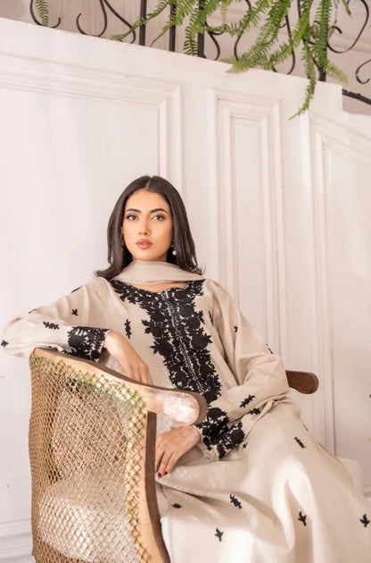 Mirana - 3Pc Lawn Embroidered Suit - Wareeb.Shop