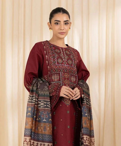 Sapphire Embroidered Dhanak Three Piece SP - 715 - Wareeb.Shop