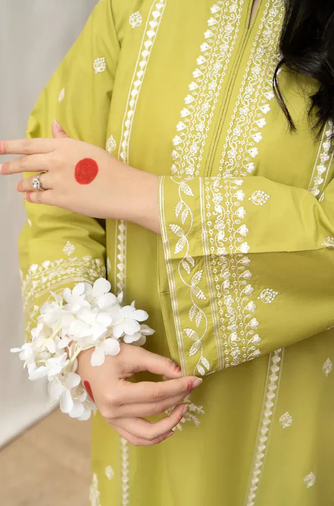 Urge Embroidered Dhanak Three Piece UR - 720 - Wareeb.Shop