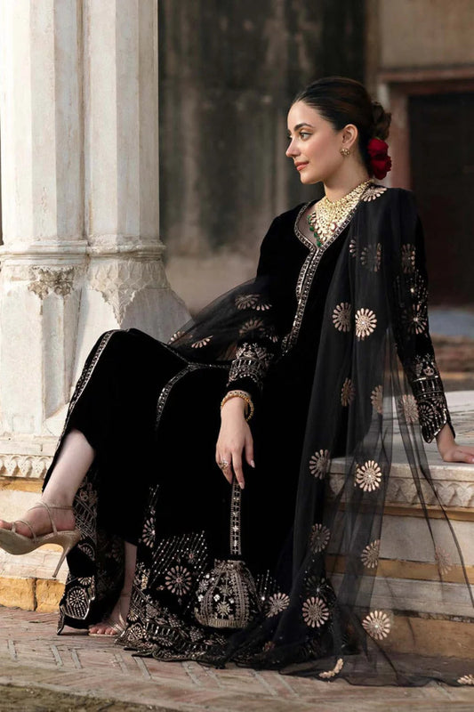 Zainab Chotani Embroidered Velvet Three piece Winter Collection ZC - 233 - Wareeb.Shop